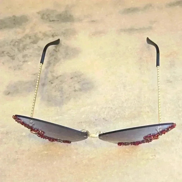 Butterfly sunglasses black with red decor main image 4